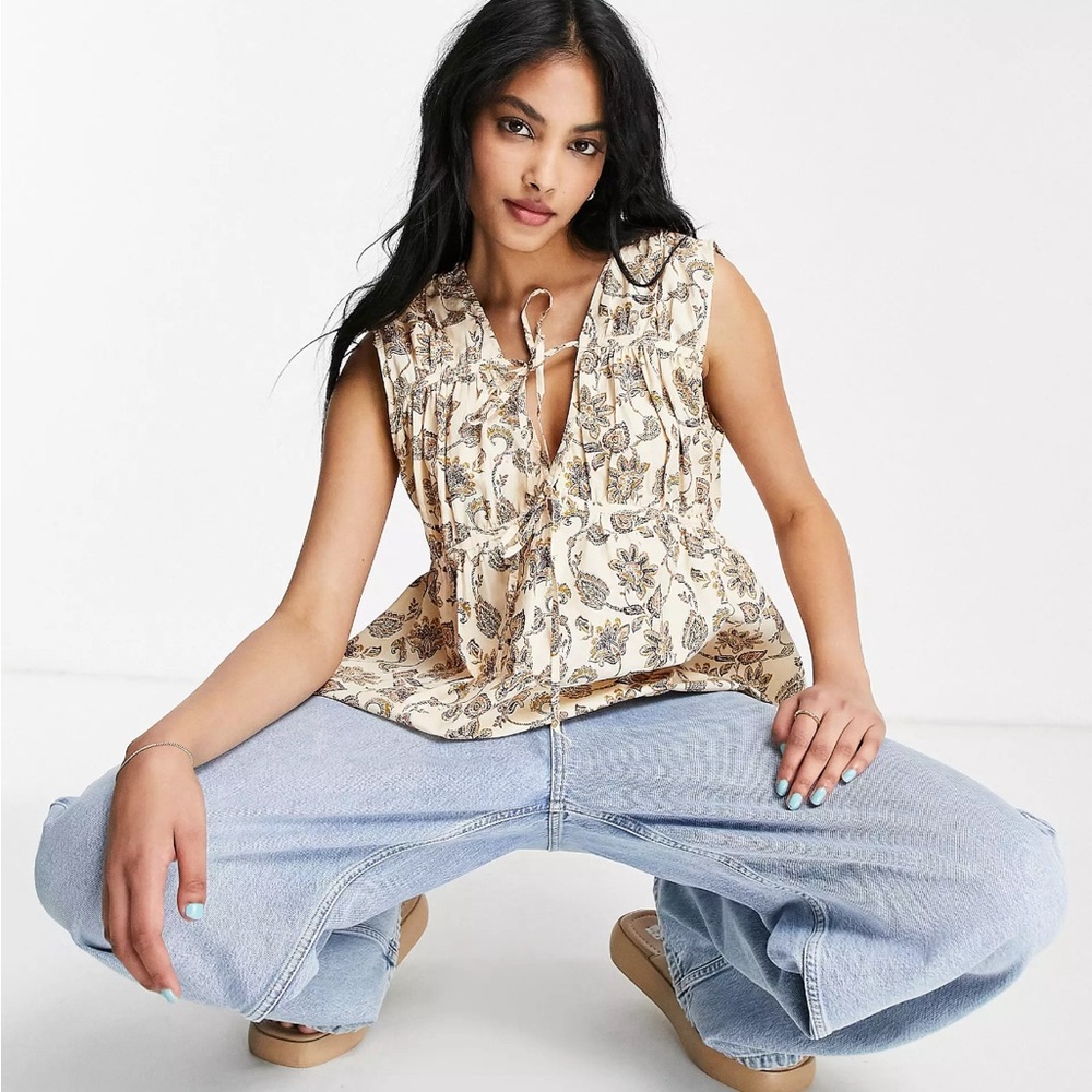 Mango Flowy Printed V-neckline Top